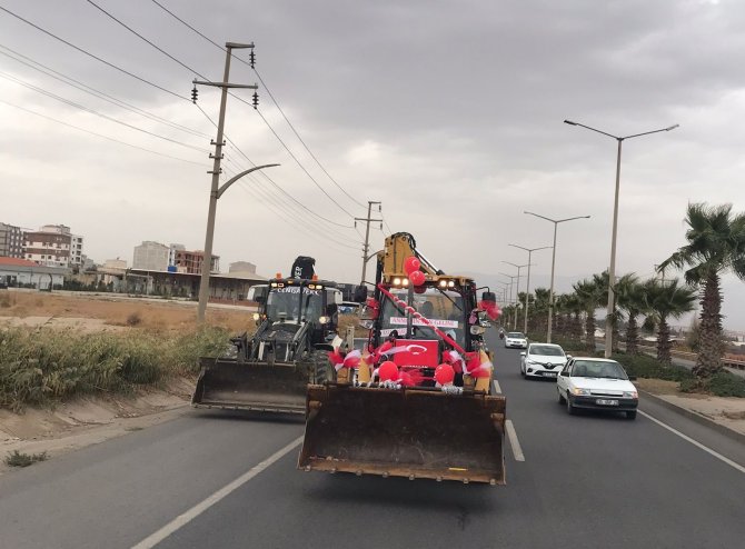 Kepçeyle Gelin Alma Merasimi Görenleri Şaşırttı