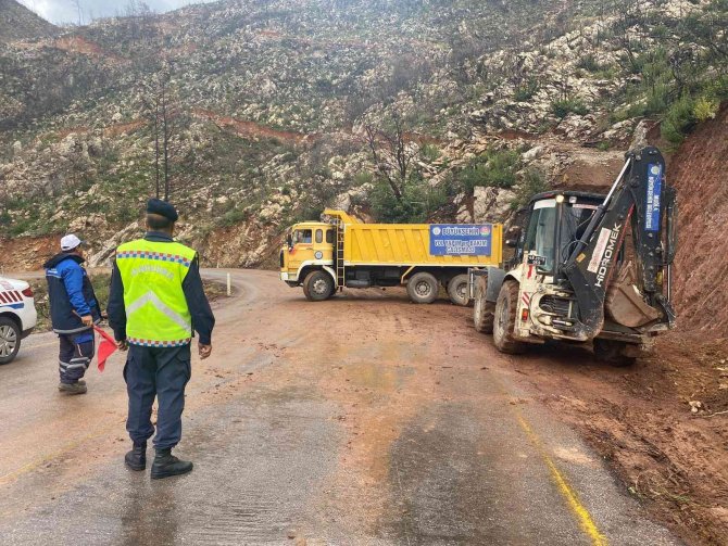 Marmaris’te Sağanak Yağışlar Başladı