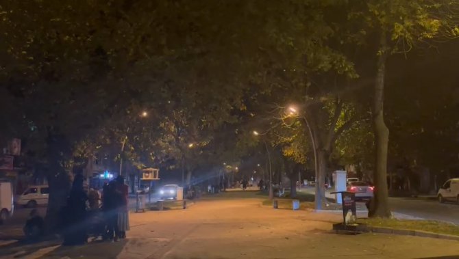 Sakarya’da Deprem Anı Güvenlik Kamerasına Yansıdı