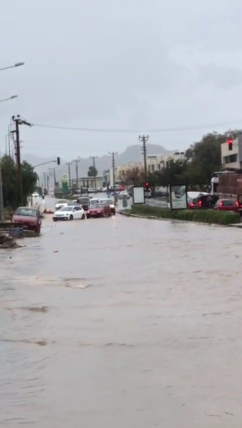 Bodrum’da Öğrenciler, Evlerine Gönderildi