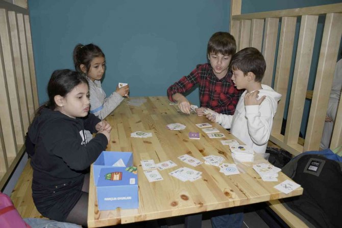 Minik Öğrenciler İ̇stasyon Kuşadası’nda ’Scratch’ Programlama Dili İle Tanıştı