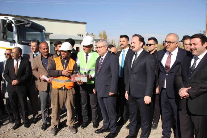 Malazgirt’te Yapılacak Otogarın Temeli Törenle Atıldı
