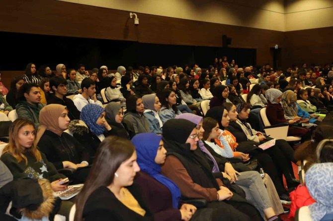 Doç. Dr. Zehra Çalışkan: “Şiddete Uğrayan Her 10 Kadından 1’i Hakkını Arıyor”