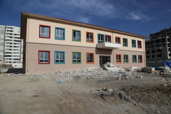 Yıldırım Beyazıt Mahallesi’nde İlkokul Ve Anaokulu Hızla Tamamlanıyor