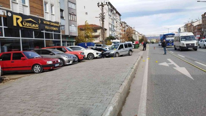 İ̇ş Yerine Kurşun Yağdırdılar
