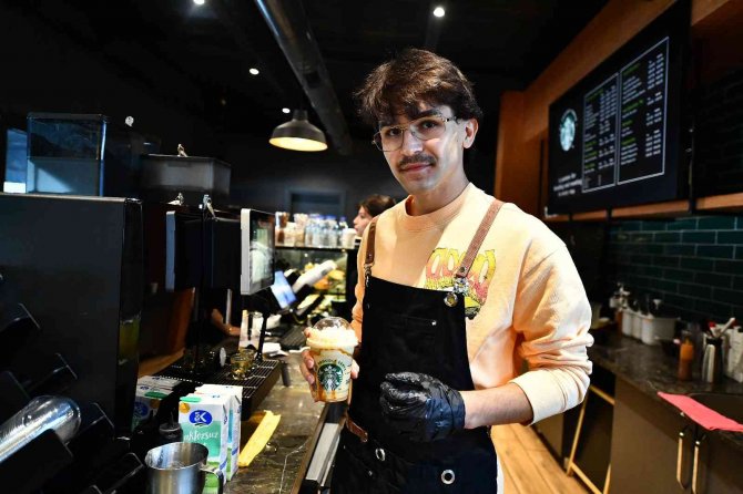 İ̇zmir’in Gözde Baristaları Meslek Fabrikasından Çıkıyor