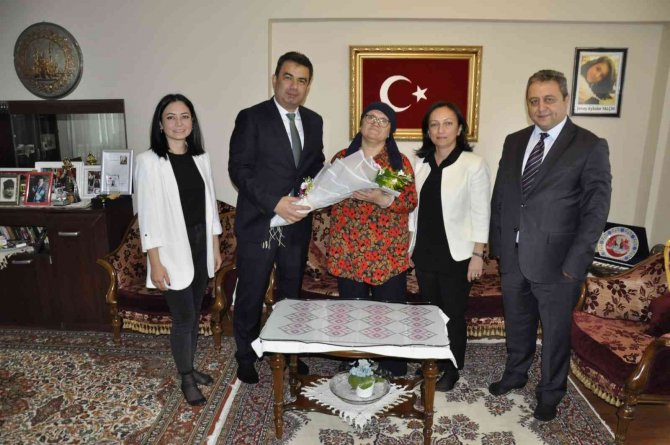 Şehit Aybüke Öğretmenin Annesi Unutulmadı