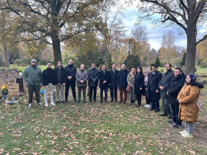 Almanya’daki Stöcken Müslüman Mezarlığı’na Çirkin Saldırı