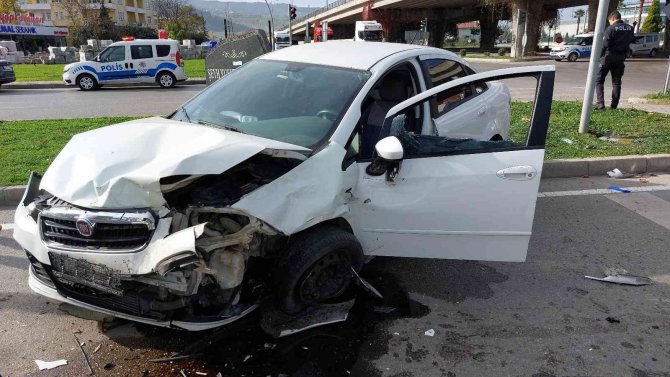 Motosikletli Kurye Kazada Hayatını Kaybetti