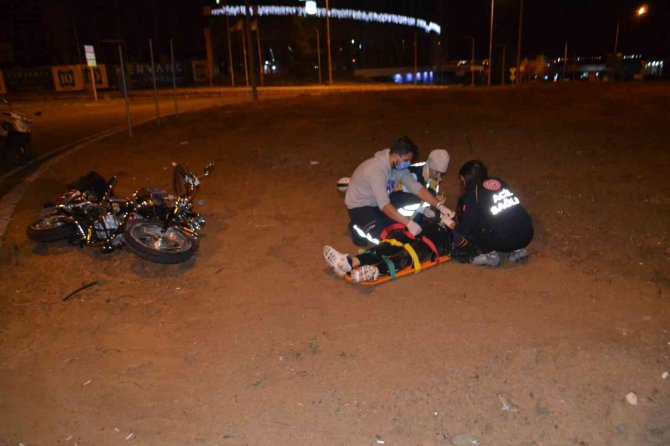 Çorlu’da Virajı Alamayan Motosiklet Devrildi: 1 Yaralı