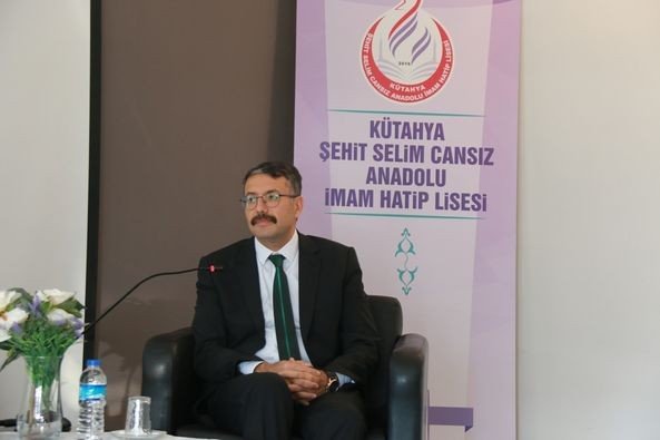 Vali Çelik, Öğrencilere Eğitim Hayatını, Mesleki Deneyimlerini Anlattı