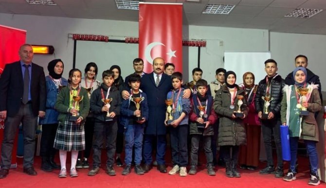 Bahçesaray’da 350 Öğrencinin Katılımıyla ‘Satranç Şenliği’