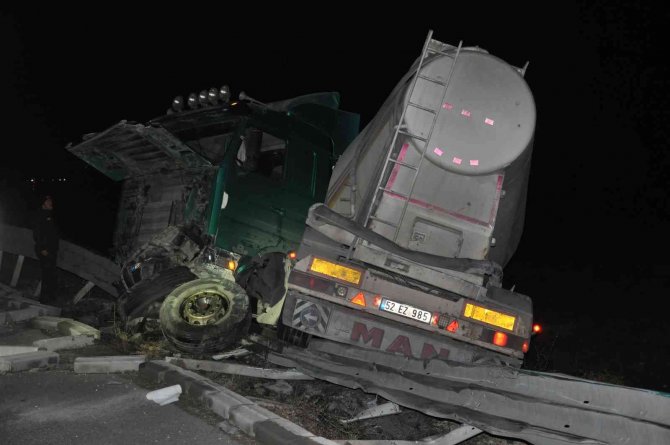 Tekirdağ’da Tır Devrildi: 1 Yaralı