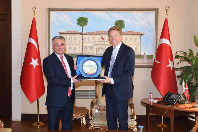 Antalya 500 Bine Yakın Hollandalı Turisti Ağırladı