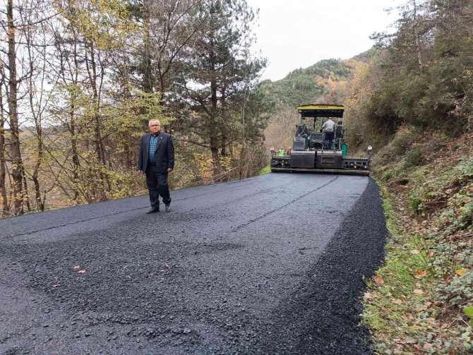 Başol, "Beldemizde Hummalı Bir Asfalt Çalışması Var"