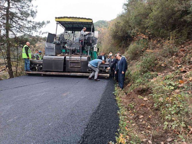 Başol, "Beldemizde Hummalı Bir Asfalt Çalışması Var"