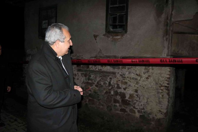 5 Kişilik Ailenin Yaşadığı Evde Hasar Oluştu