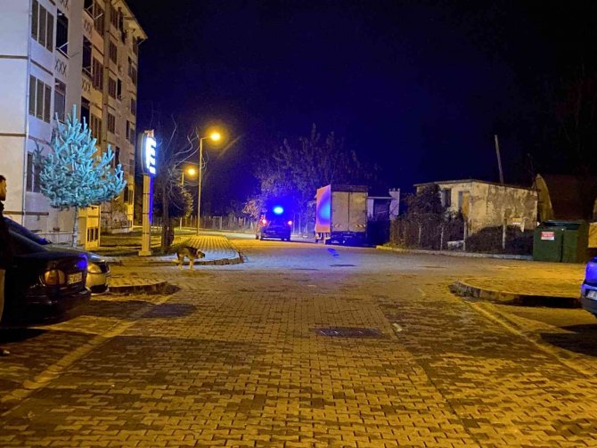Vatandaşlar Deprem Sonrası Sokakta Bekledi