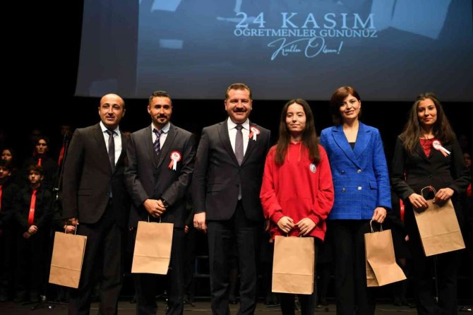 Öğretmenler, Günlerini Kutladı