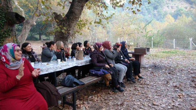 Adanalı Öğretmenlerden Adana Usulü Kutlama