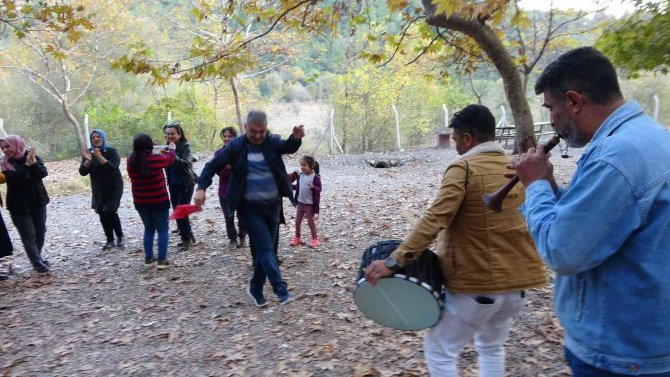 Adanalı Öğretmenlerden Adana Usulü Kutlama