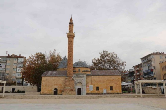 Ahi Evran Türbesinde Sonbahar Mest Etti, Tavsiyeleri 800 Yıldır Yaşıyor