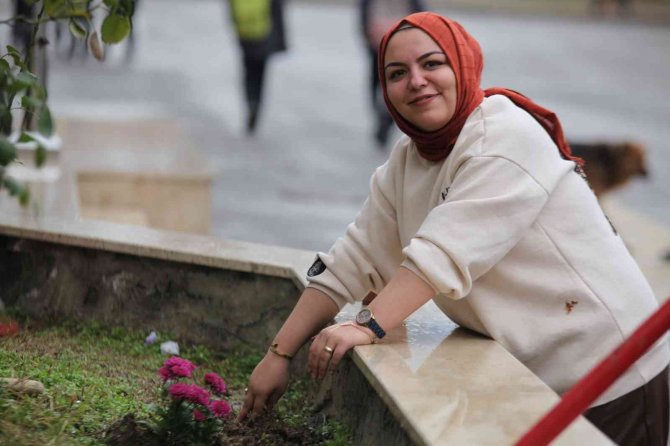 Geleceğe Nefes İçin Öğretmenlerin Adına 70 Fidan Dikildi