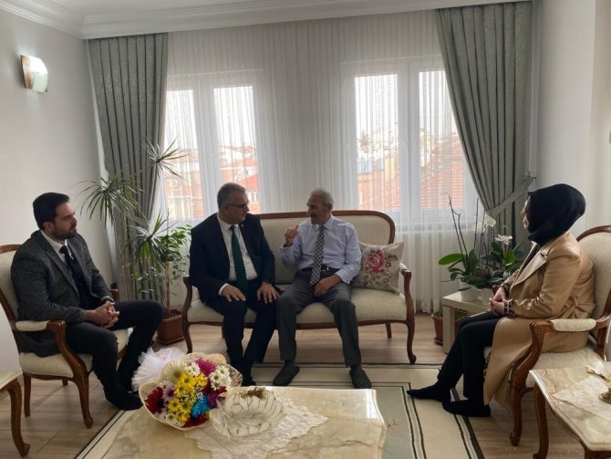 Ak Parti İ̇l Başkanı Ahlatcı;