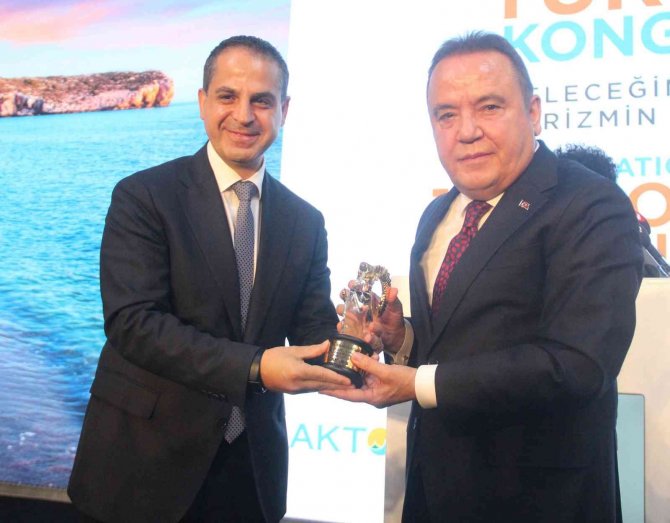 Bakan Ersoy:" Turizmde Türkiye Olarak Süper Lig’deyiz"