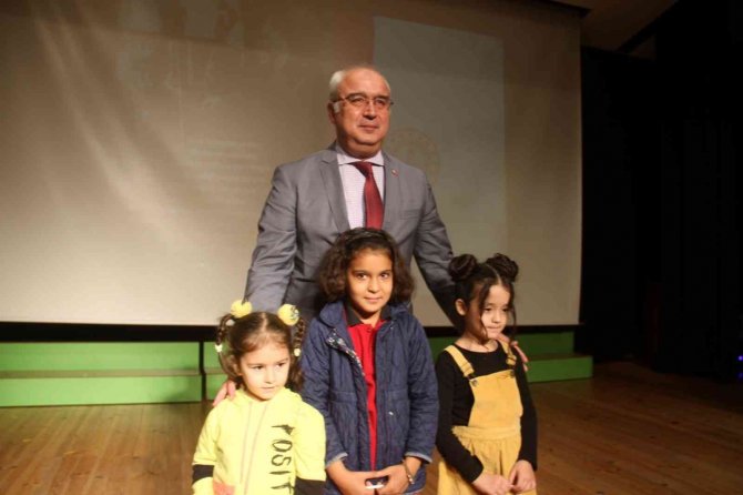 Kuyucak’ta Öğretmenler Günü Düzenlenen Tören İle Kutlandı