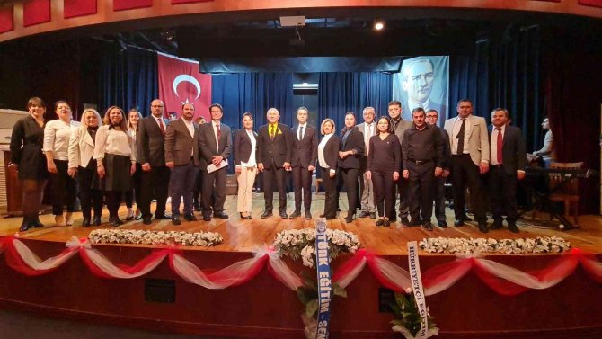 Nazilli’de Öğretmenler Günü Düzenlenen Törenle Kutlandı