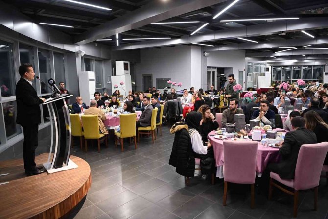 Tuzla Belediye Başkanı Dr. Şadi Yazıcı: “Öğretmenler, Öğrencilerin Rol Modelidir”