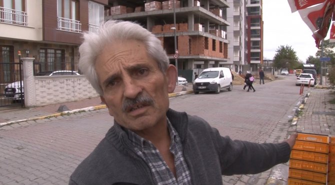 Küçükçekmece’de Kontrolden Araç Bakkala Çarptı