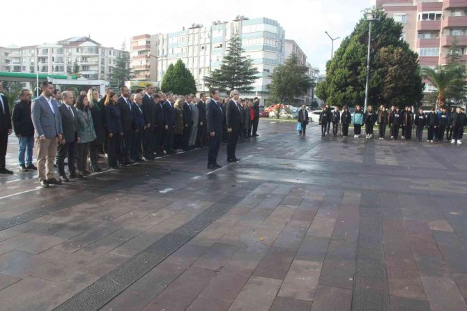 24 Kasım Öğretmenler Günü Edremit’te Kutlandı