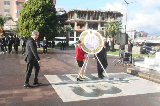 24 Kasım Öğretmenler Günü Edremit’te Kutlandı