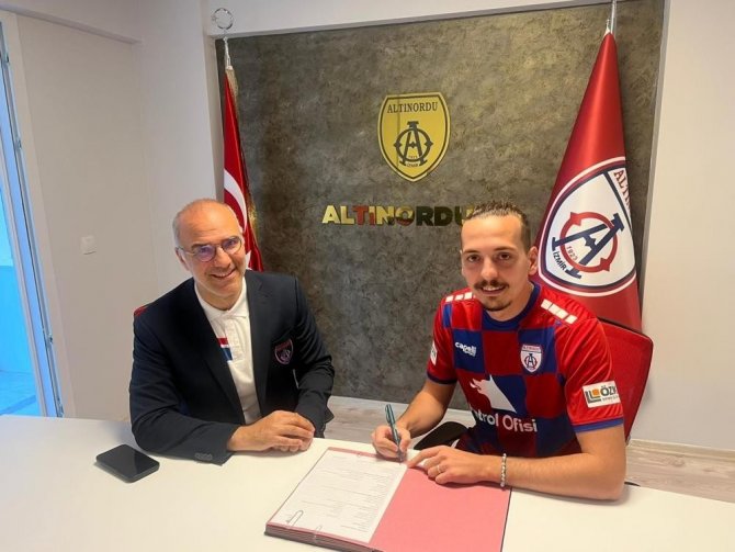 Altınordu’da, Bertuğ Bayar Ve Safa Kınalı İle Yollar Ayrıldı