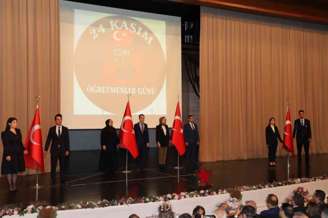 Bursa’da Öğretmenler Günü Coşkusu