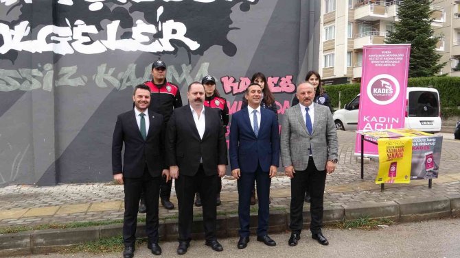 Bursa’da Trafolar "Susmak Şiddeti Gölgeler" Sözleriyle Boyanarak Farkındalık Oluşturuldu