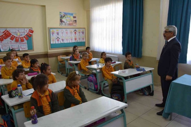 4 Kardeşten Öğretmenlerine Sürpriz Ziyaret