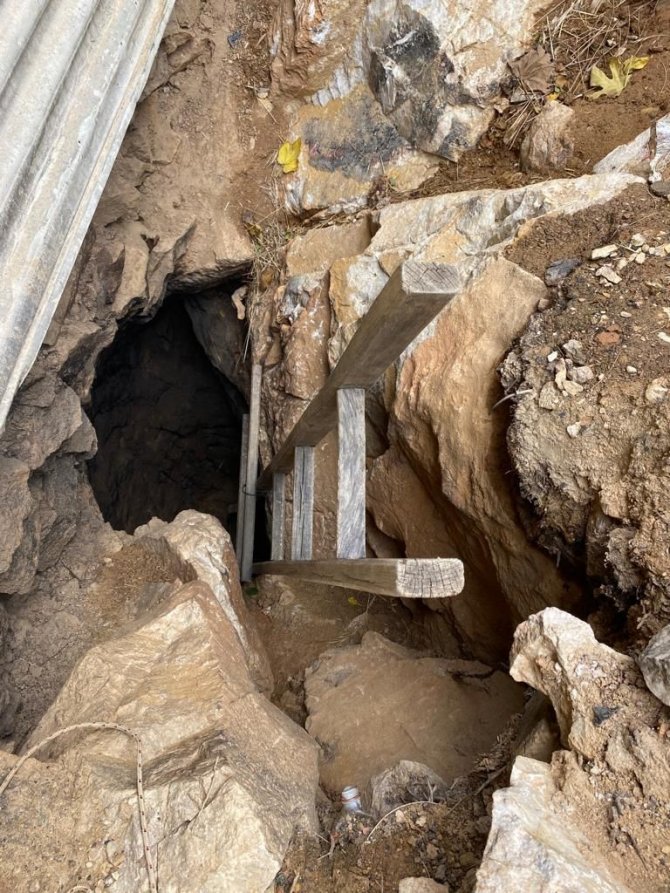 Bursa’da Yok Artık Dedirten Olay: Evin İçinde Kazı Yaparken Yakalandı
