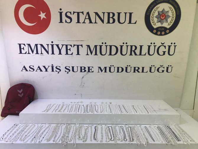 Fatih’te 600 Bin Lira Değerindeki Gümüş Hırsızlığı Kamerada