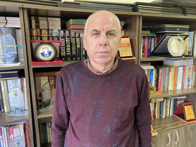 Tarihe Geçen İlk Kadın Öğretmen