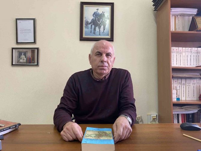Tarihe Geçen İlk Kadın Öğretmen