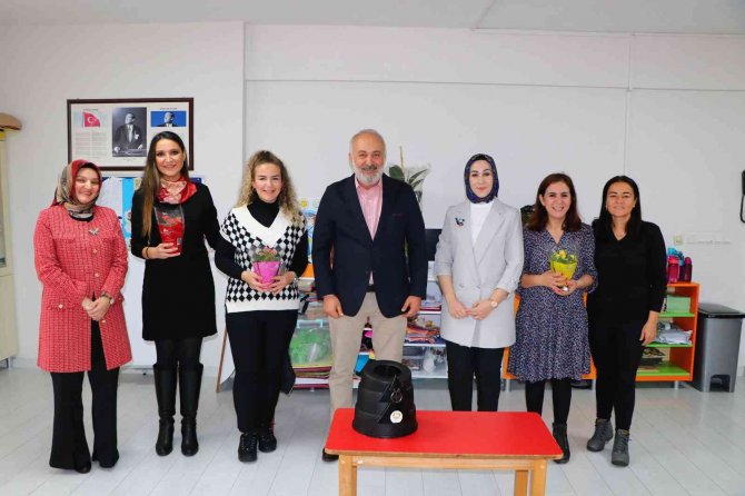 Başkan Silpagar, Öğretmenlerin Gününü Hediyelerle Kutladı