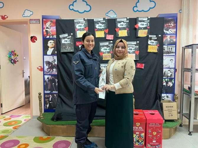 Jandarmadan Çallı Öğretmenlere 24 Kasım Sürprizi