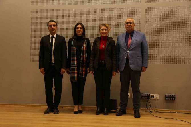 Aile İçi Şiddetin Ana Sebebi İletişim Eksikliği