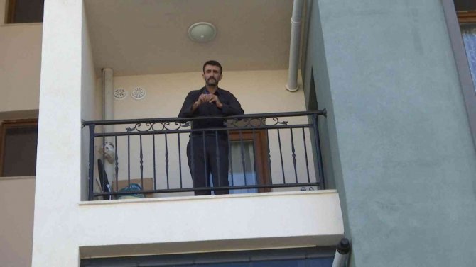 ’’Pişmiş Tavuğun’’ Başına Gelmeyen Olay Onun Başına Geldi: Evde Mahsur Kaldığı İçin İşinden Kovuldu