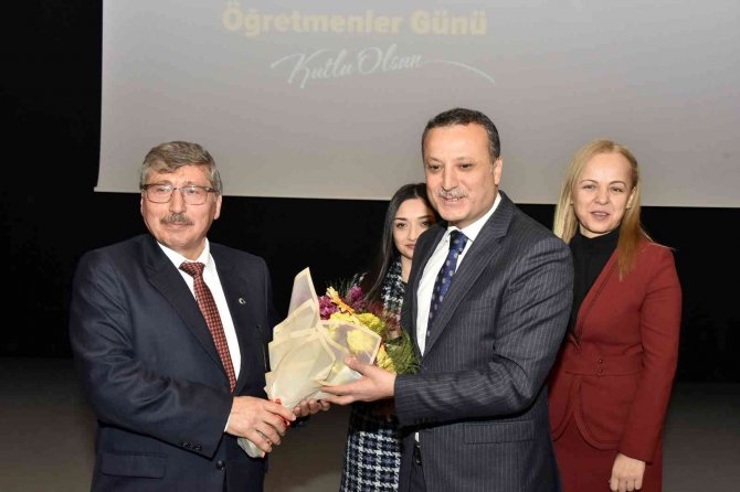 Gümüşhane’de Öğretmenler Günü Kutlandı