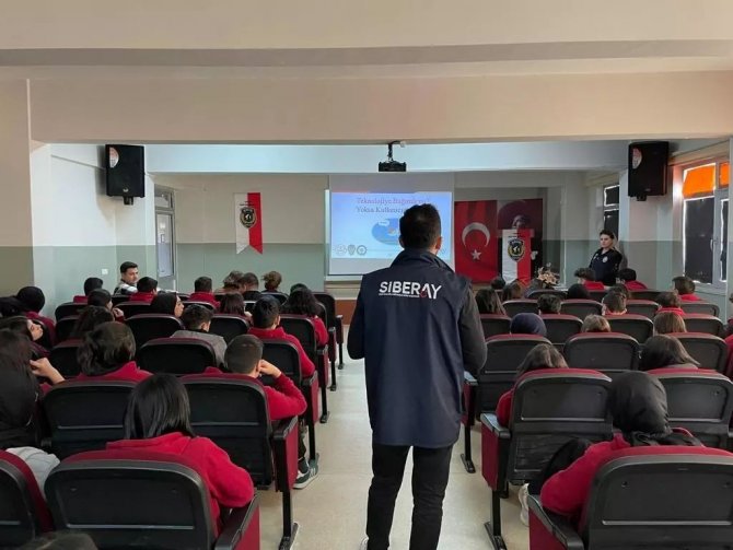 Erzincan’da Öğrencilere Suçtan Korunma Yöntemleri Anlatıldı
