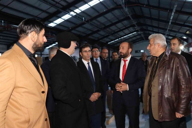 Vali Memiş, Oltu’daki Fabrikaları Dolaştı